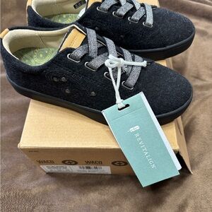 REVITALIGN Women's Black Felt Lace-Up Casual Sneakers